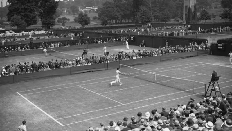 Năm 1877 đánh dấu sự ra đời của Wimbledon, giải quần vợt lâu đời nhất thế giới