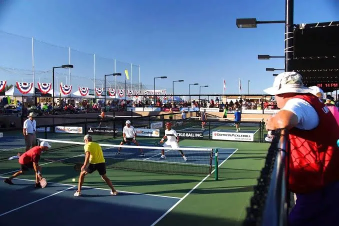 Pickleball là môn gì? Luật chơi và dụng cụ từ A-Z