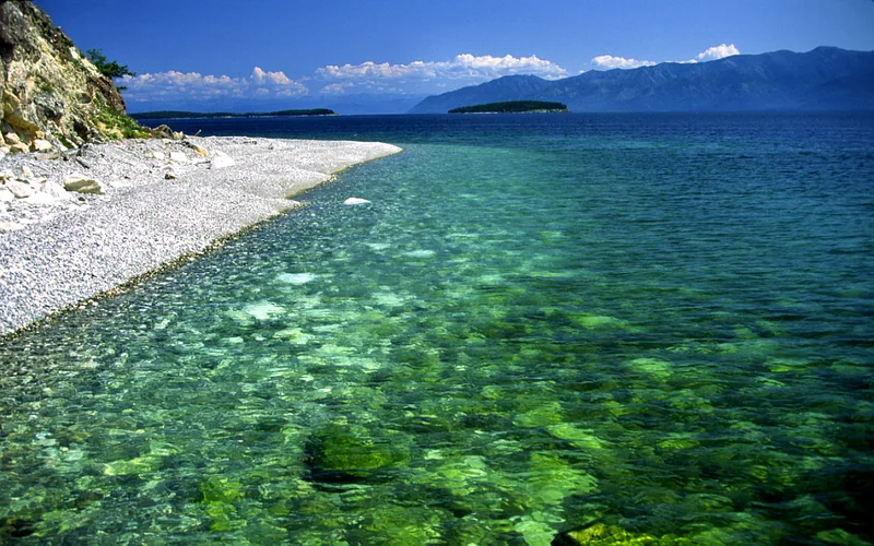 ho baikal ky quan nuoc ngot noi bat giua vung siberia